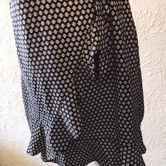 Banana Republic Black Ruffle Hem Print Wrap Dress - Picture 4 of 16